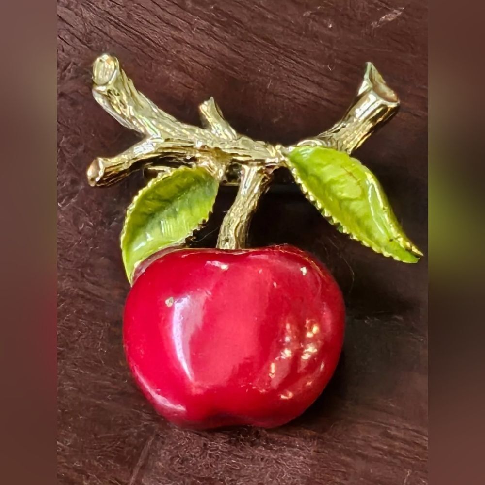 Vintage Gerry’s Brooch Red Enamel  Gold Tone Brooch Jewelry 1 1/2"